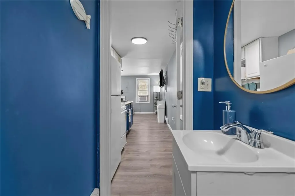 31 Oakhurst Avenue Warwick RI 02889