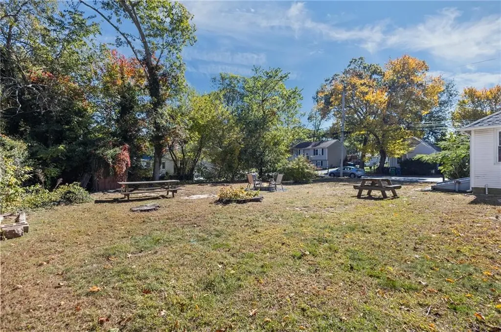 31 Oakhurst Avenue Warwick RI 02889