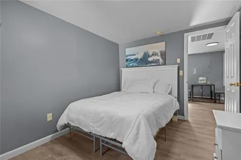 31 Oakhurst Avenue Warwick RI 02889