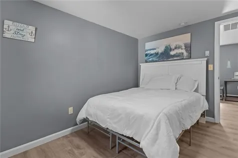 31 Oakhurst Avenue Warwick RI 02889