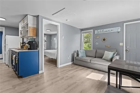 31 Oakhurst Avenue Warwick RI 02889