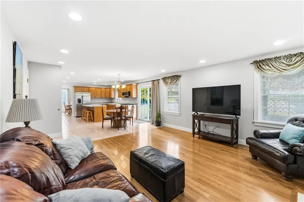 18 Susan Drive Cumberland RI 02864