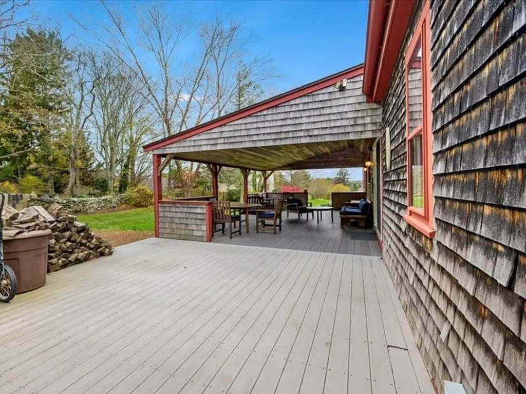 24 Peaceful Way Tiverton RI 02878