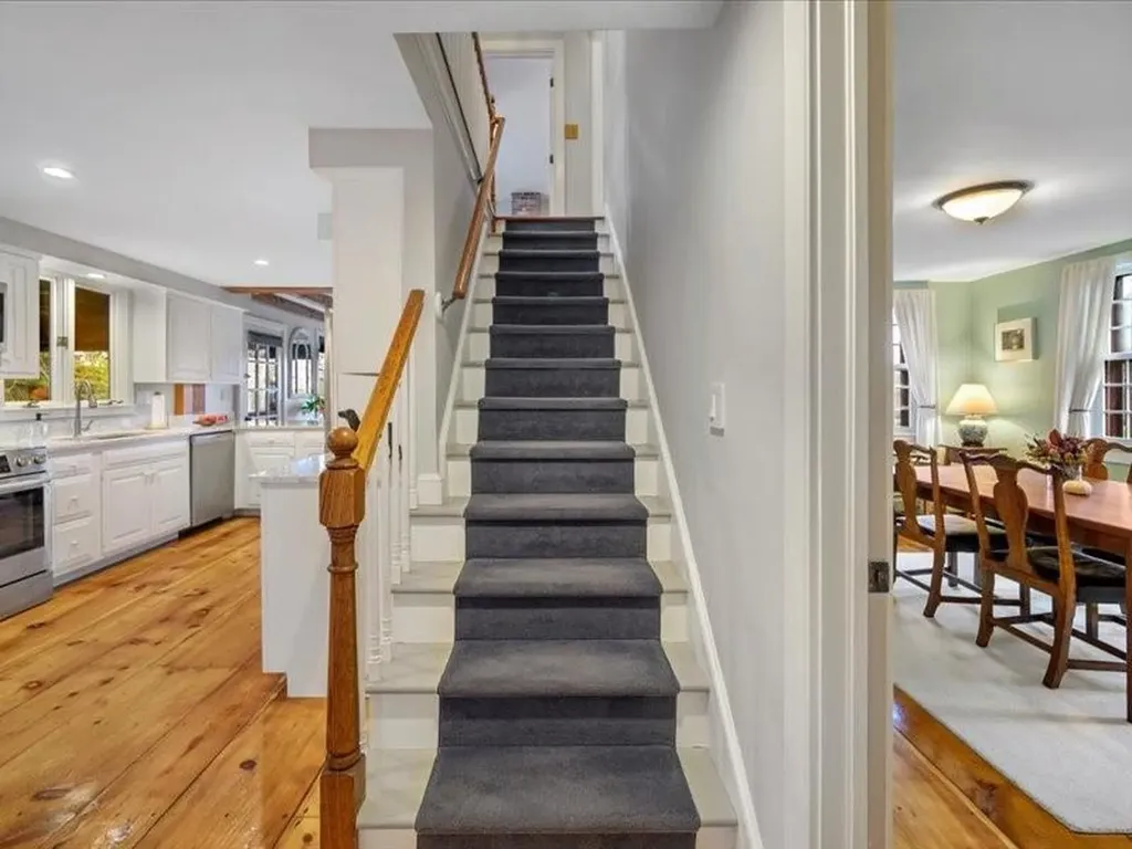 24 Peaceful Way Tiverton RI 02878