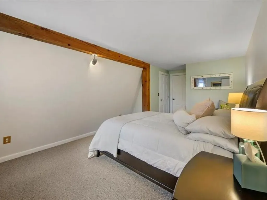 24 Peaceful Way Tiverton RI 02878