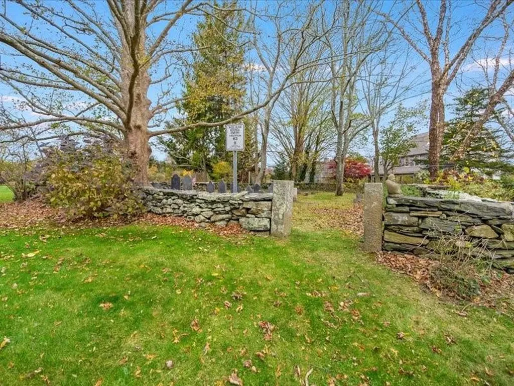 24 Peaceful Way Tiverton RI 02878