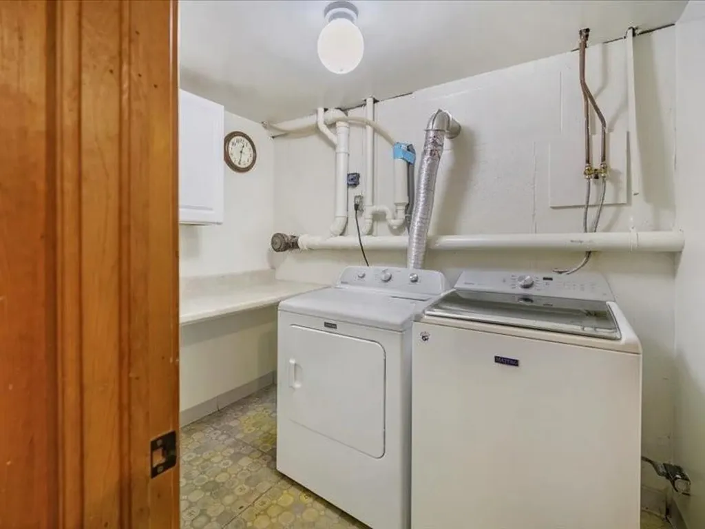 24 Peaceful Way Tiverton RI 02878