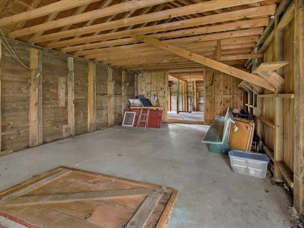 24 Peaceful Way Tiverton RI 02878