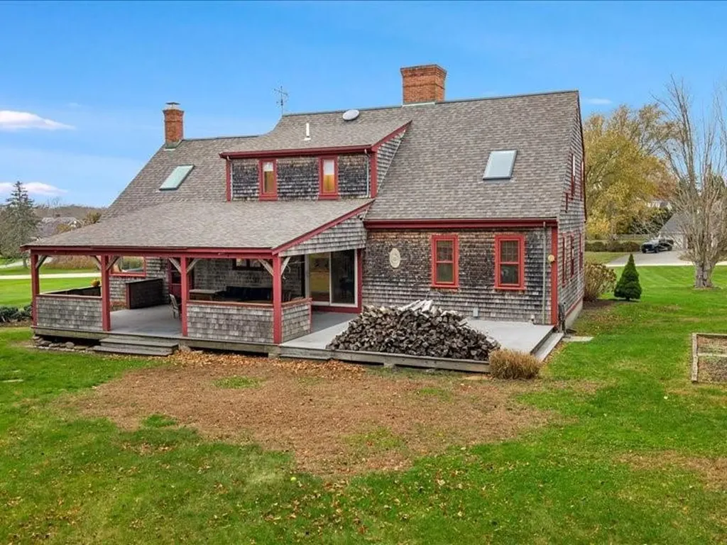 24 Peaceful Way Tiverton RI 02878