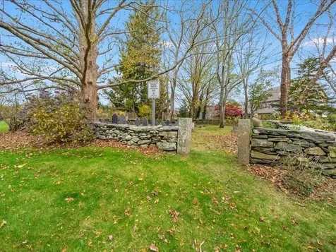 24 Peaceful Way Tiverton RI 02878