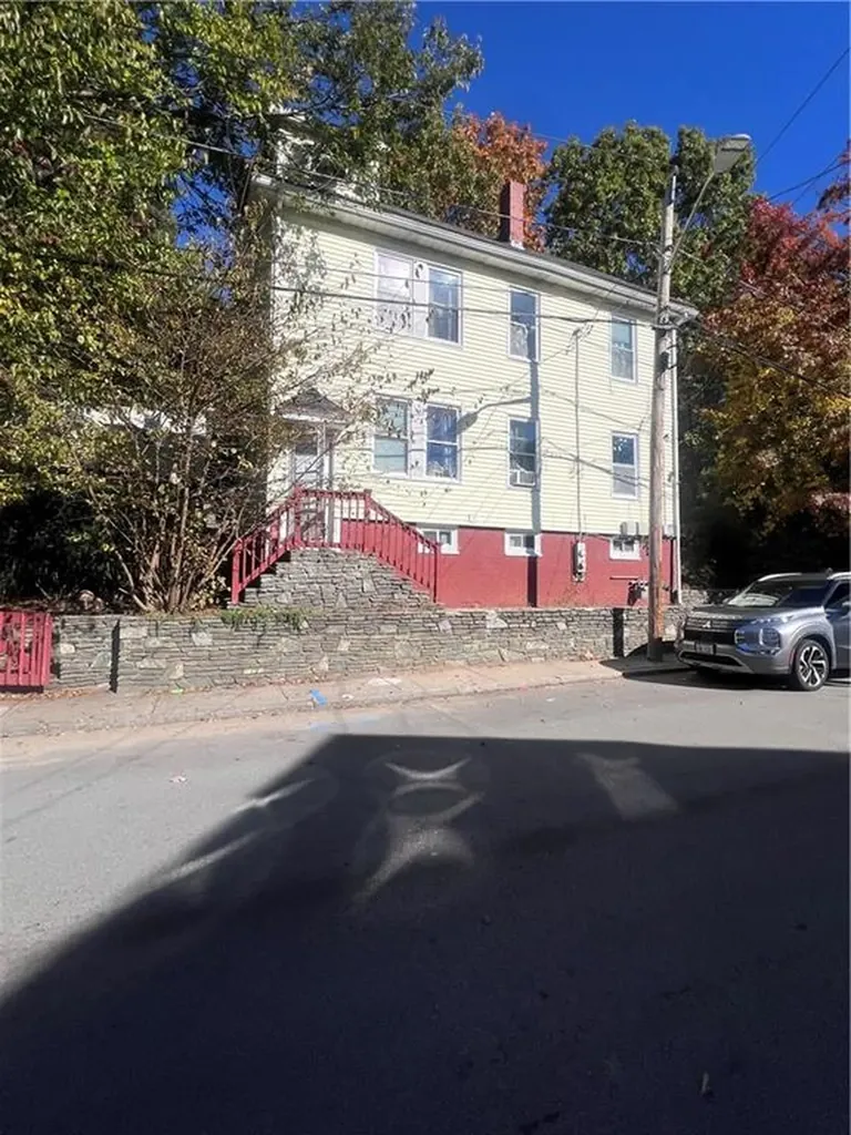 94 Garfield Avenue Providence RI 02908