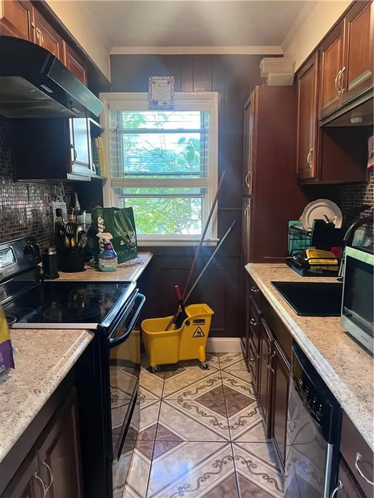 94 Garfield Avenue Providence RI 02908