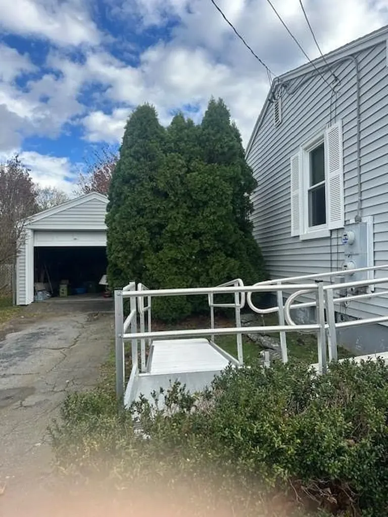342 Mail Coach Road Portsmouth RI 02871