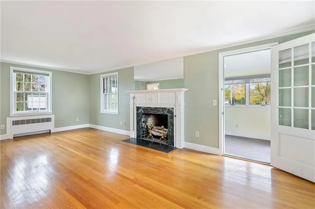 20 Elmsgate Way East Providence RI 02916