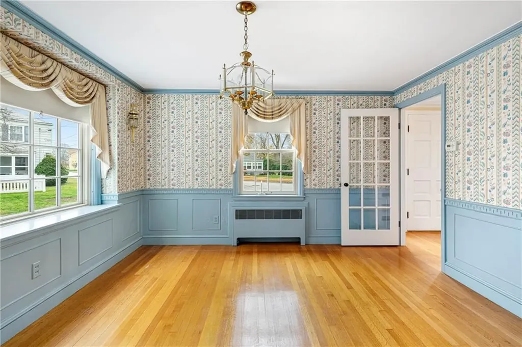 20 Elmsgate Way East Providence RI 02916