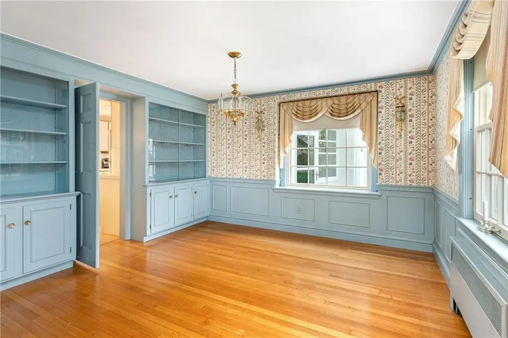 20 Elmsgate Way East Providence RI 02916