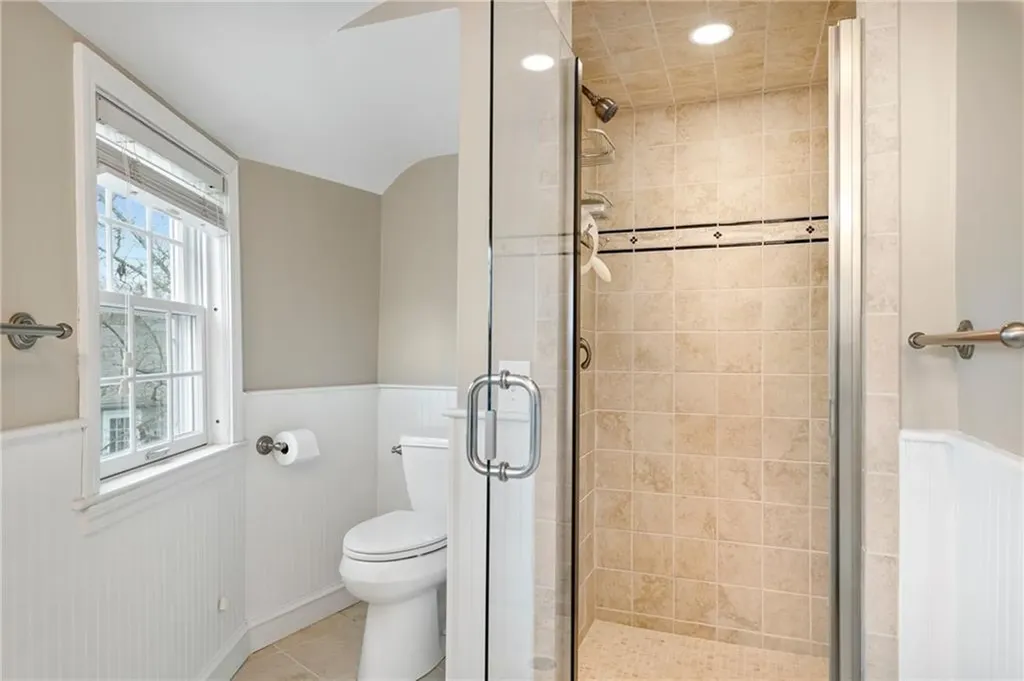 20 Elmsgate Way East Providence RI 02916