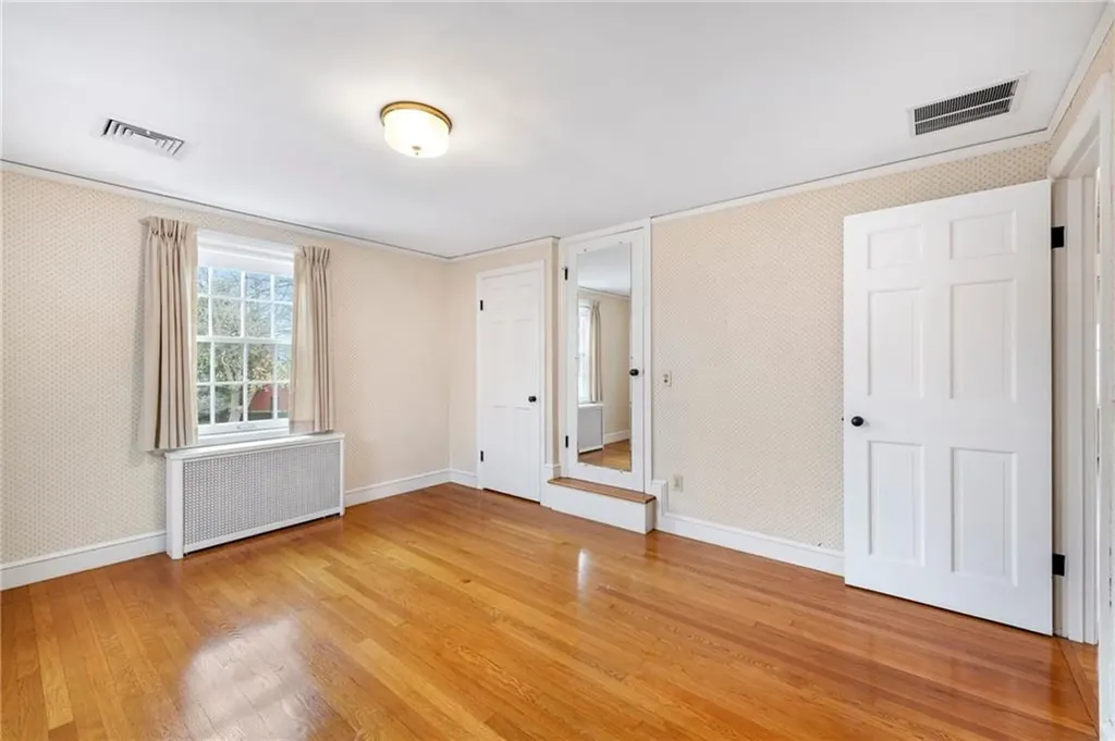 20 Elmsgate Way East Providence RI 02916