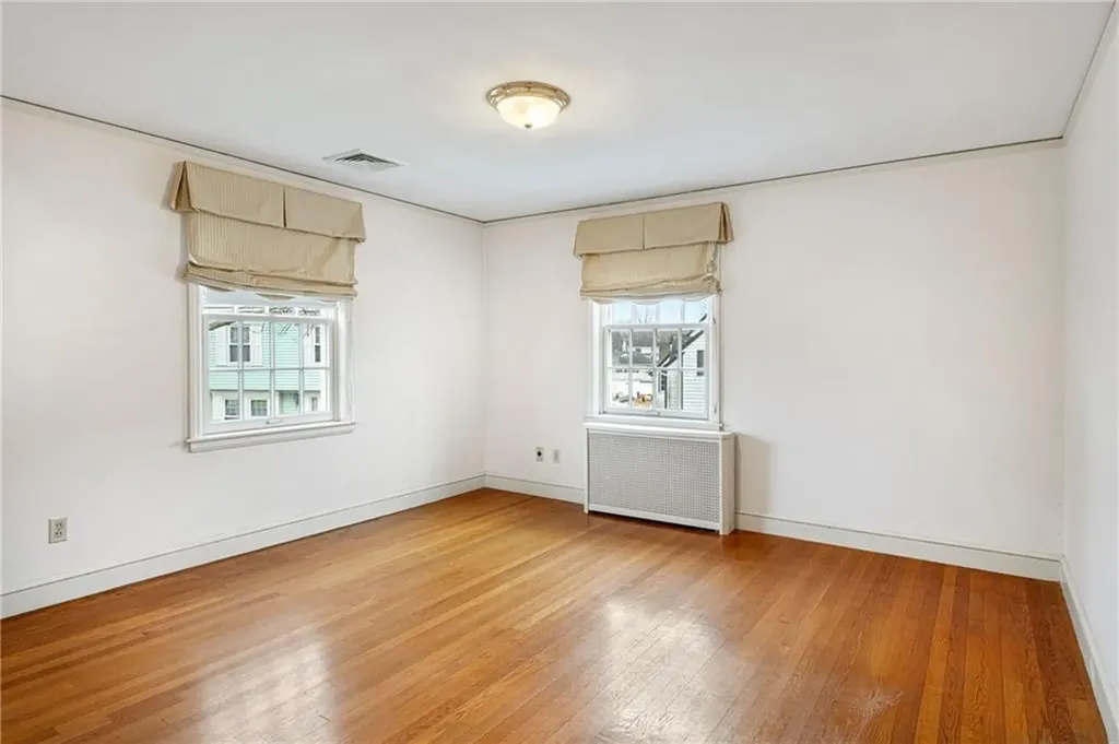 20 Elmsgate Way East Providence RI 02916