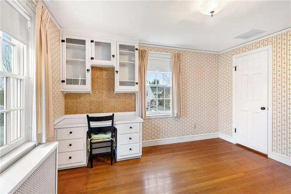 20 Elmsgate Way East Providence RI 02916