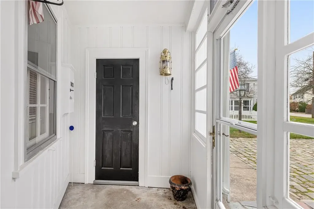 20 Elmsgate Way East Providence RI 02916