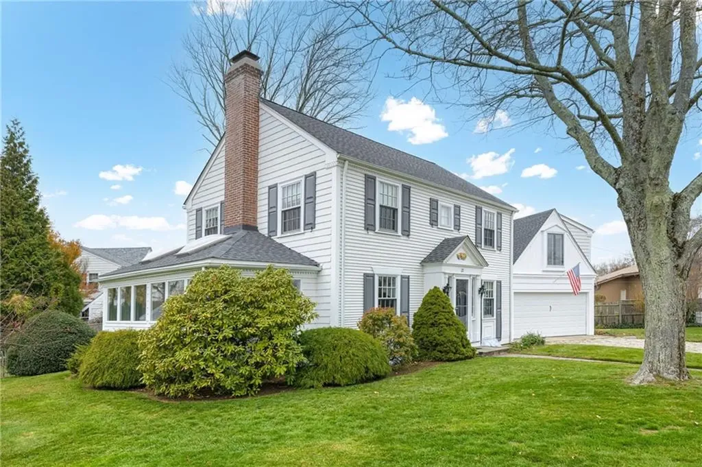 20 Elmsgate Way East Providence RI 02916