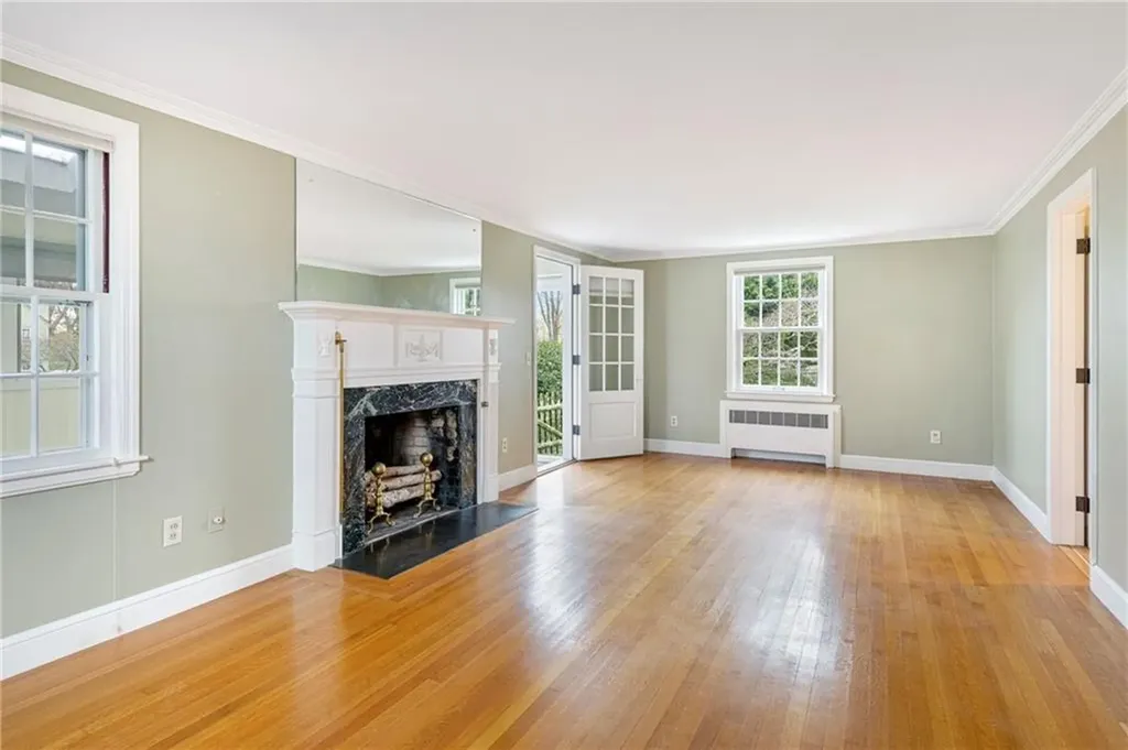 20 Elmsgate Way East Providence RI 02916