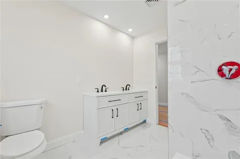 170 Schuyler Street East Providence RI 02914