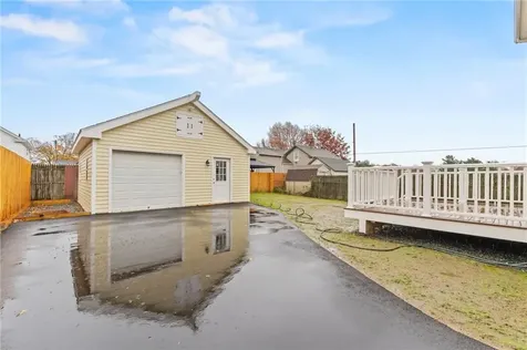 170 Schuyler Street East Providence RI 02914