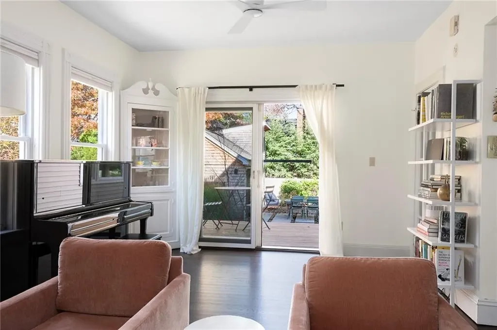 32 Glendale Avenue Providence RI 02906