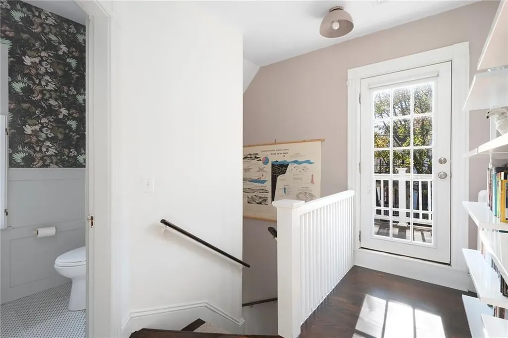 32 Glendale Avenue Providence RI 02906