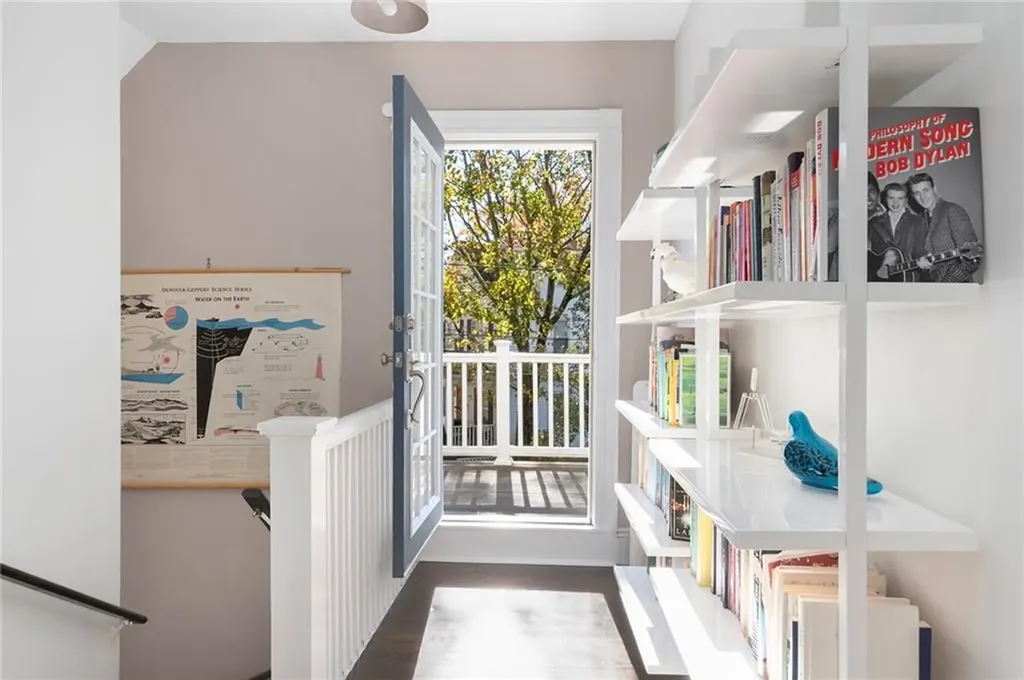 32 Glendale Avenue Providence RI 02906