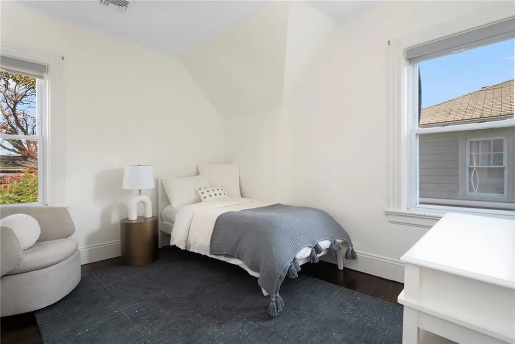 32 Glendale Avenue Providence RI 02906