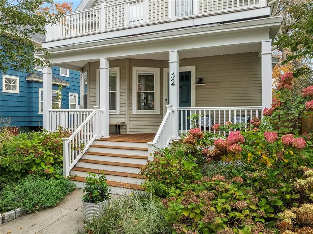 32 Glendale Avenue Providence RI 02906