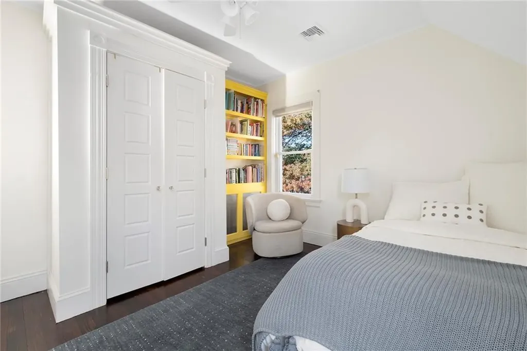 32 Glendale Avenue Providence RI 02906