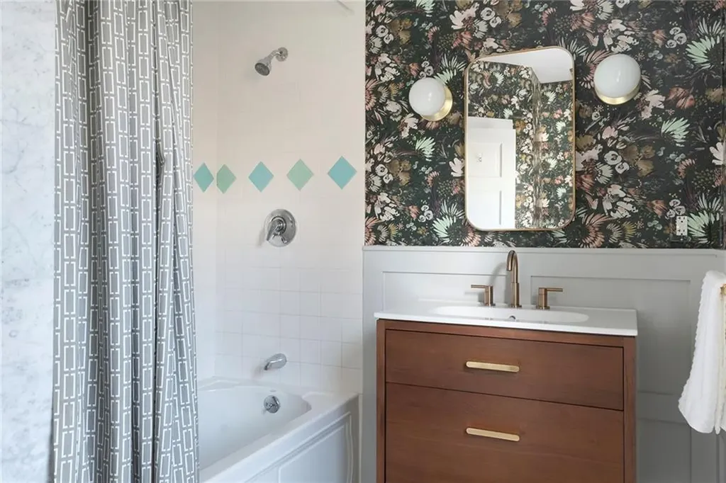 32 Glendale Avenue Providence RI 02906