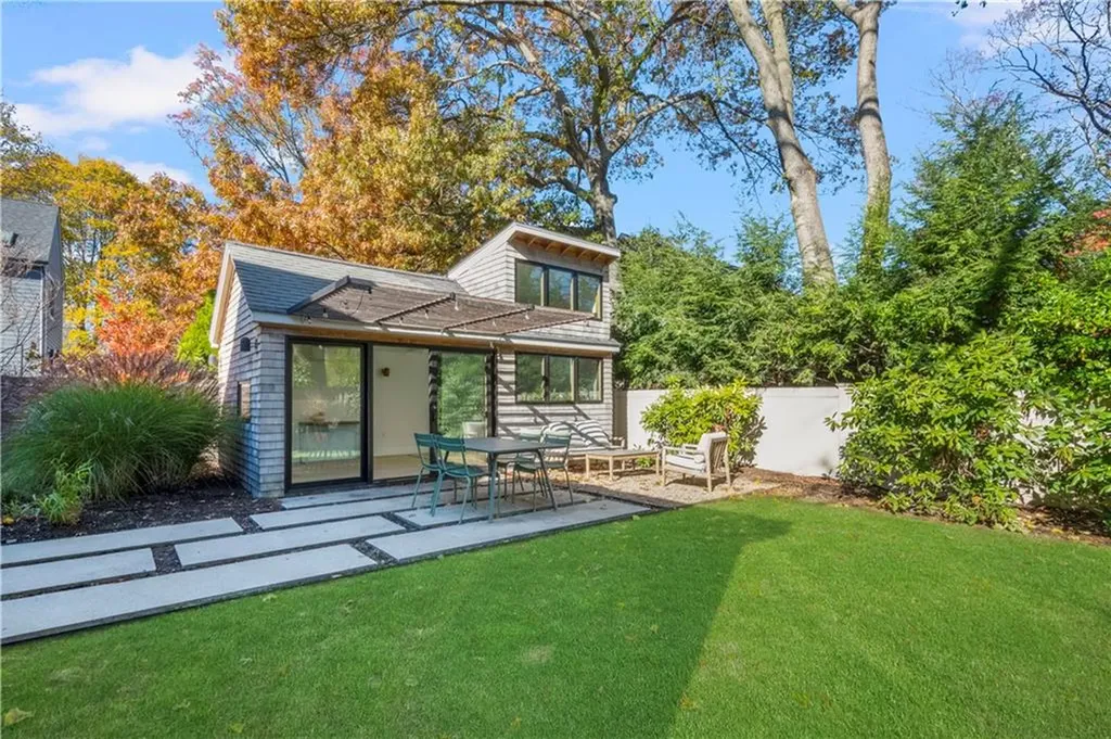 32 Glendale Avenue Providence RI 02906