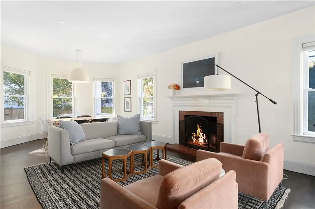 32 Glendale Avenue Providence RI 02906