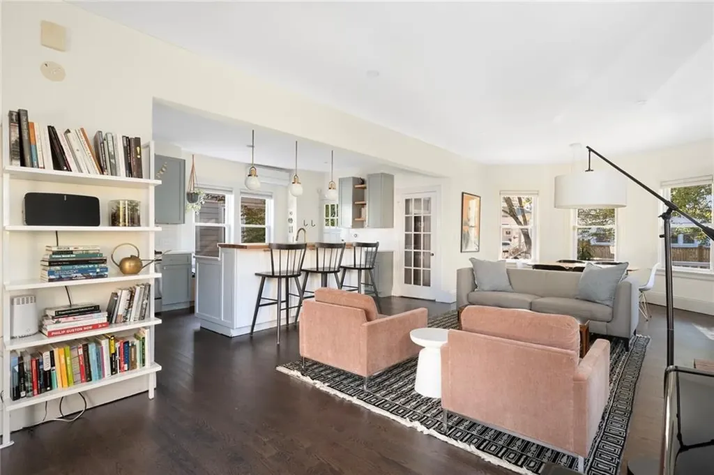 32 Glendale Avenue Providence RI 02906