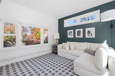 32 Glendale Avenue Providence RI 02906