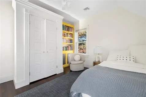 32 Glendale Avenue Providence RI 02906