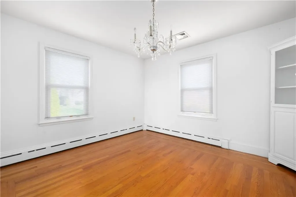 118 Wolcott Avenue Middletown RI 02842