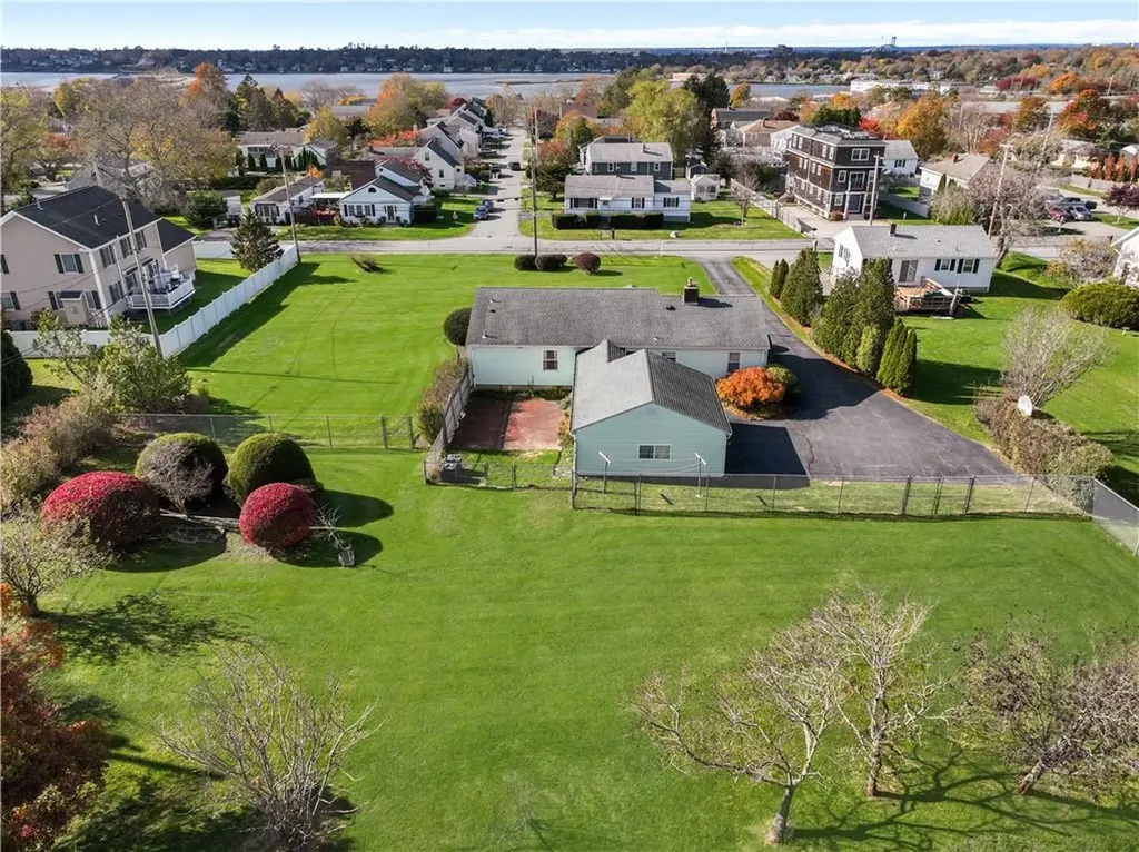 118 Wolcott Avenue Middletown RI 02842