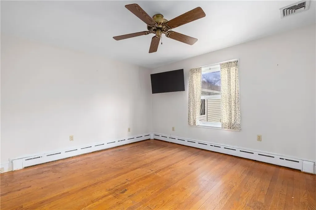 118 Wolcott Avenue Middletown RI 02842