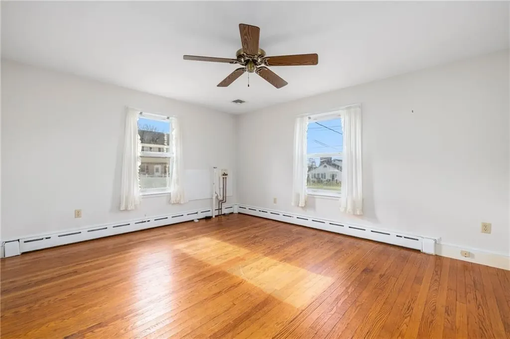 118 Wolcott Avenue Middletown RI 02842