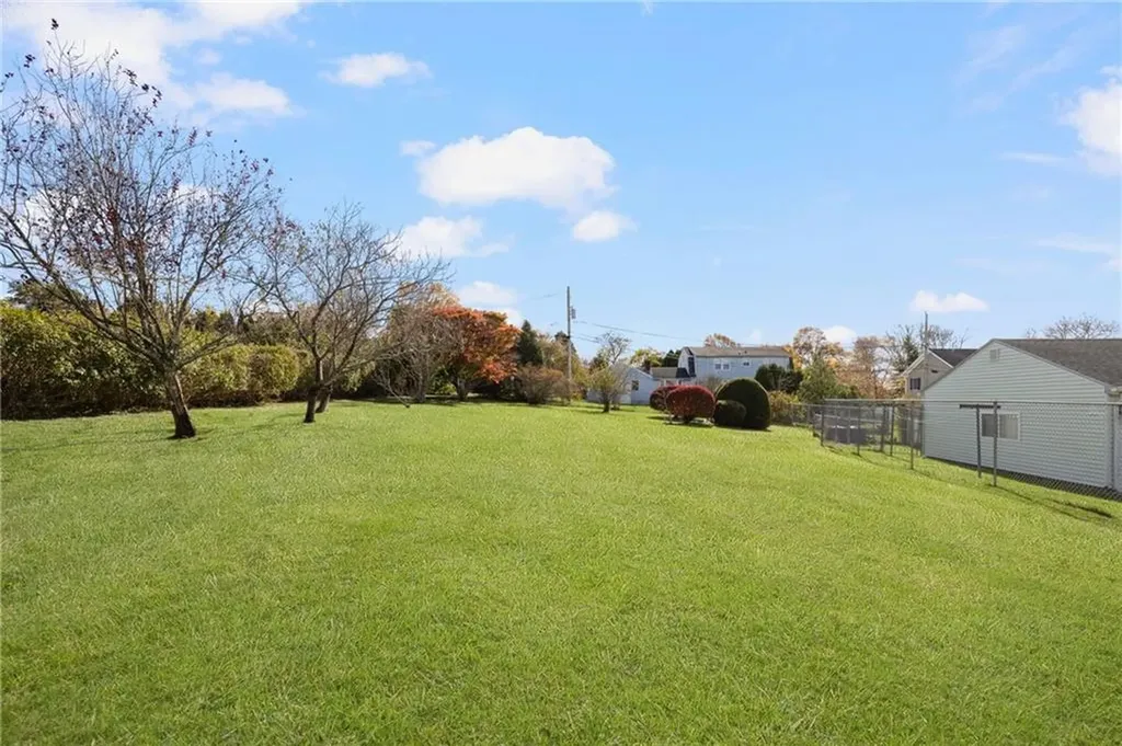 118 Wolcott Avenue Middletown RI 02842