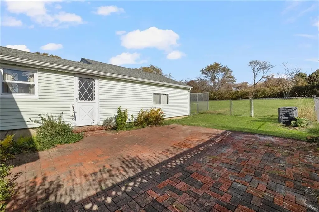 118 Wolcott Avenue Middletown RI 02842