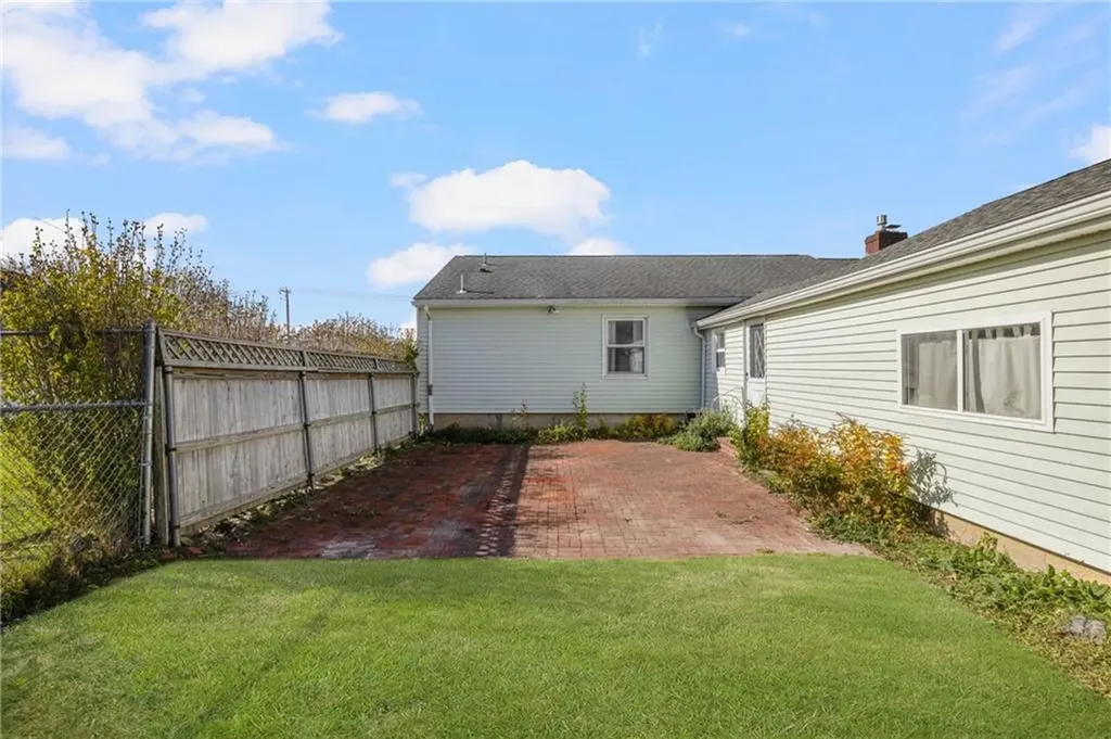 118 Wolcott Avenue Middletown RI 02842