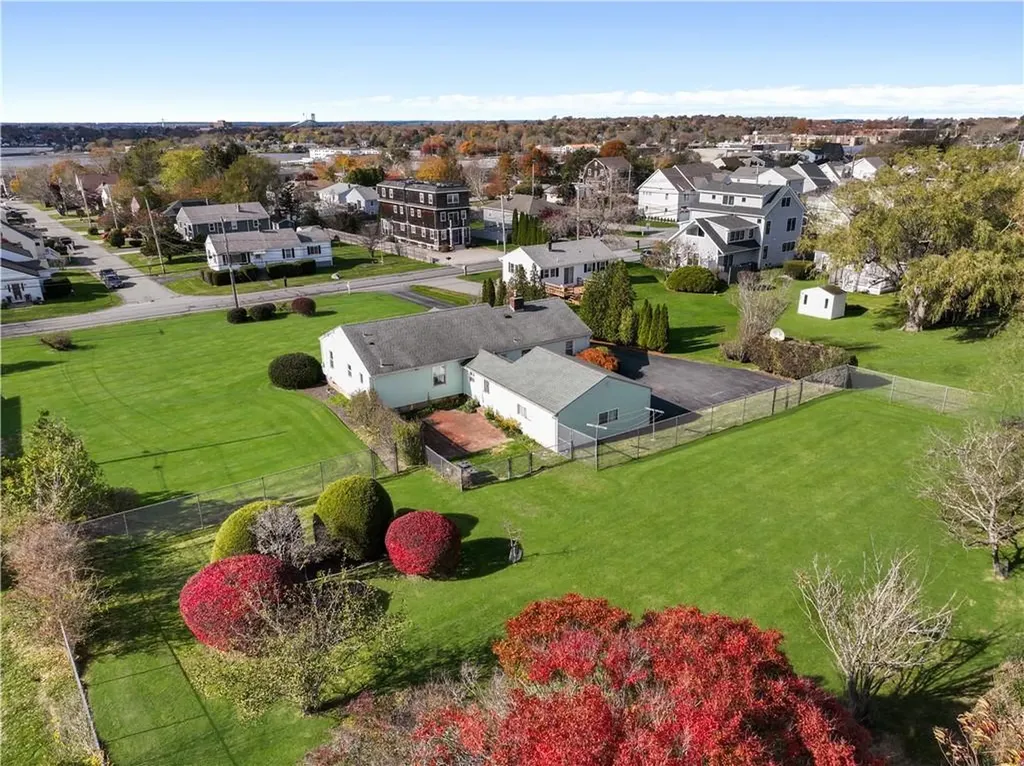 118 Wolcott Avenue Middletown RI 02842