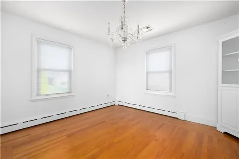 118 Wolcott Avenue Middletown RI 02842